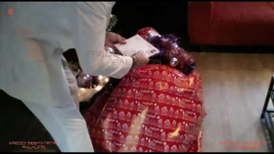 Amai, ndawana chipo changu cheKisimusi chine mvere tsvuku mhamha hure nemboro hombe inopengereka nejongwe